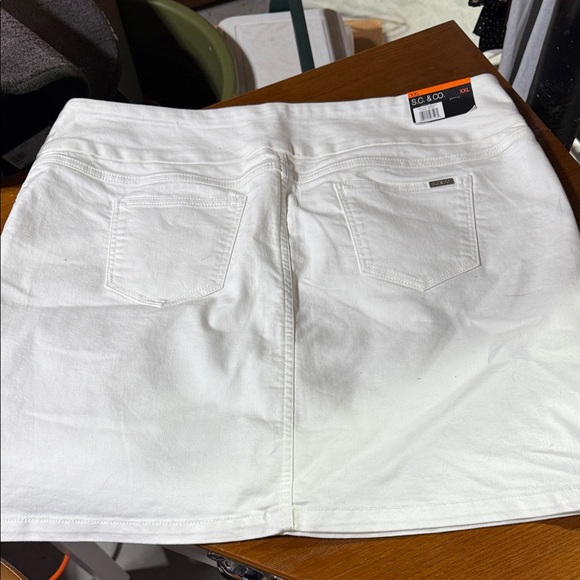 White NWT Skirt - Picture 6 of 6